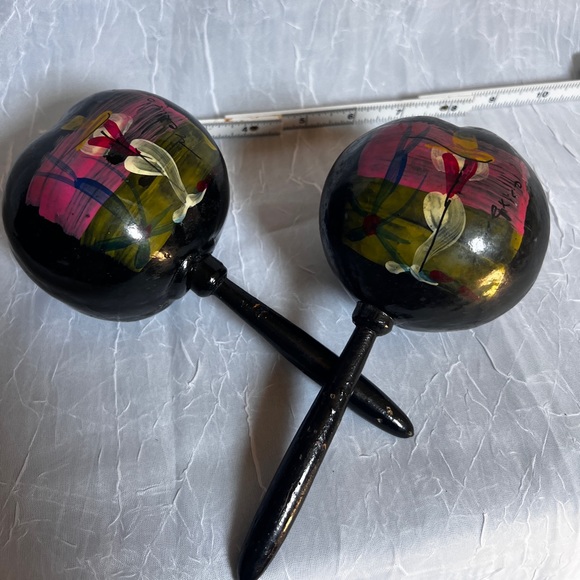 Mexican Handmade Maracas - Picture 1 of 4